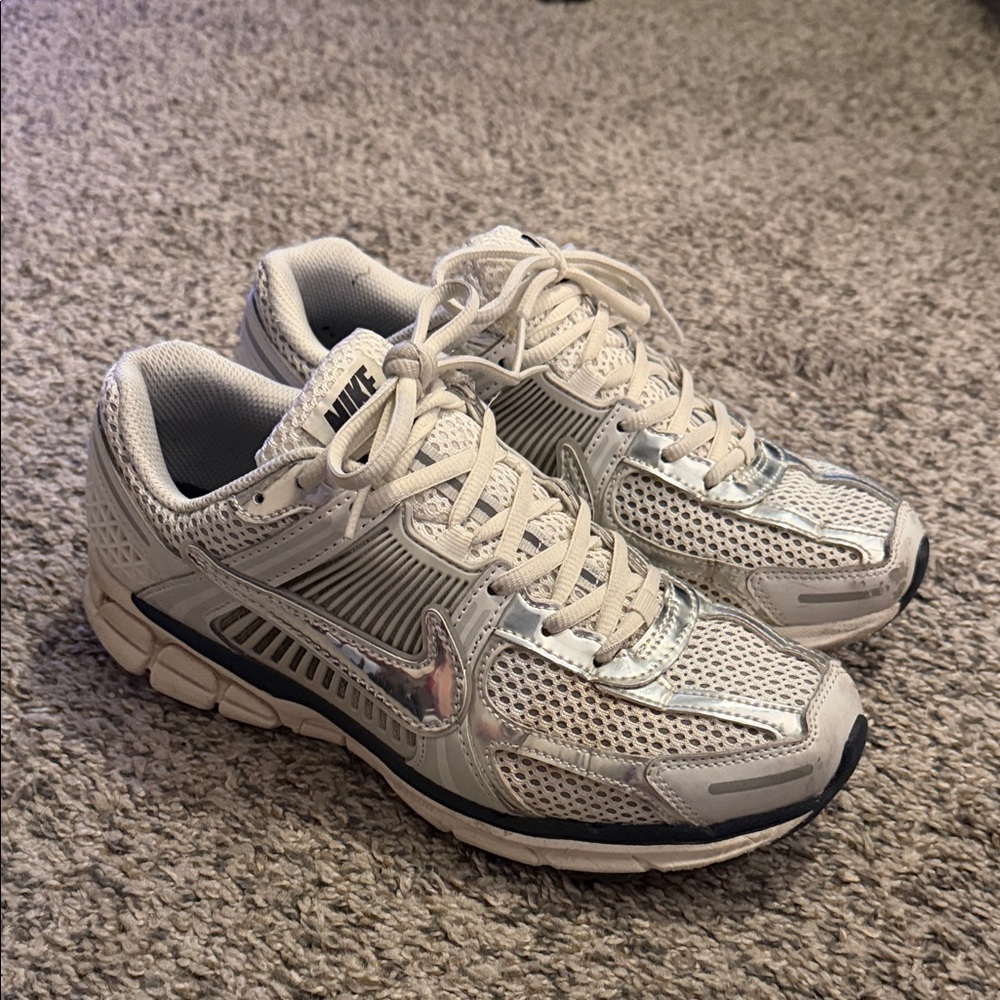 Nike Vomero 5